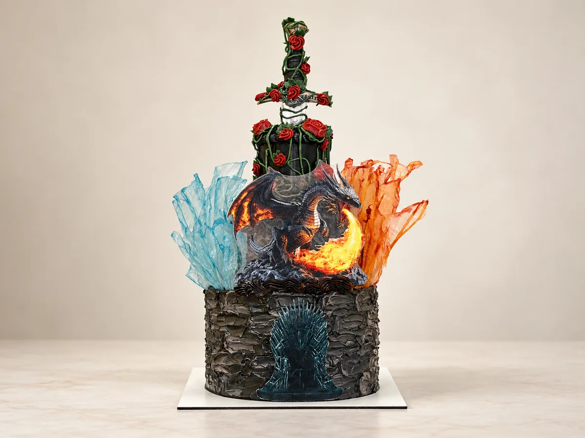 Tarta personalizada de dragón y espadas - La Tart-Ana Pinoso