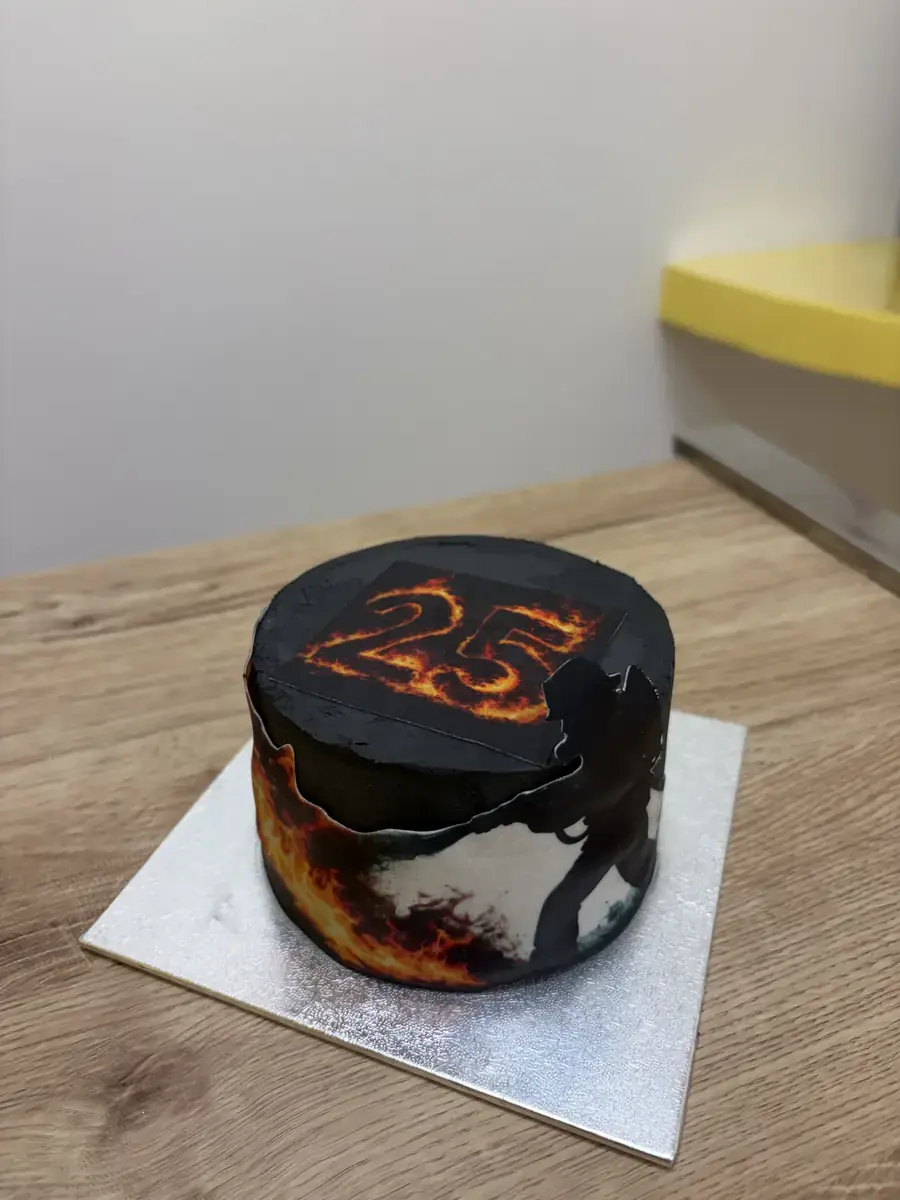 Tarta personalizada temática fuego artesanal Pinoso