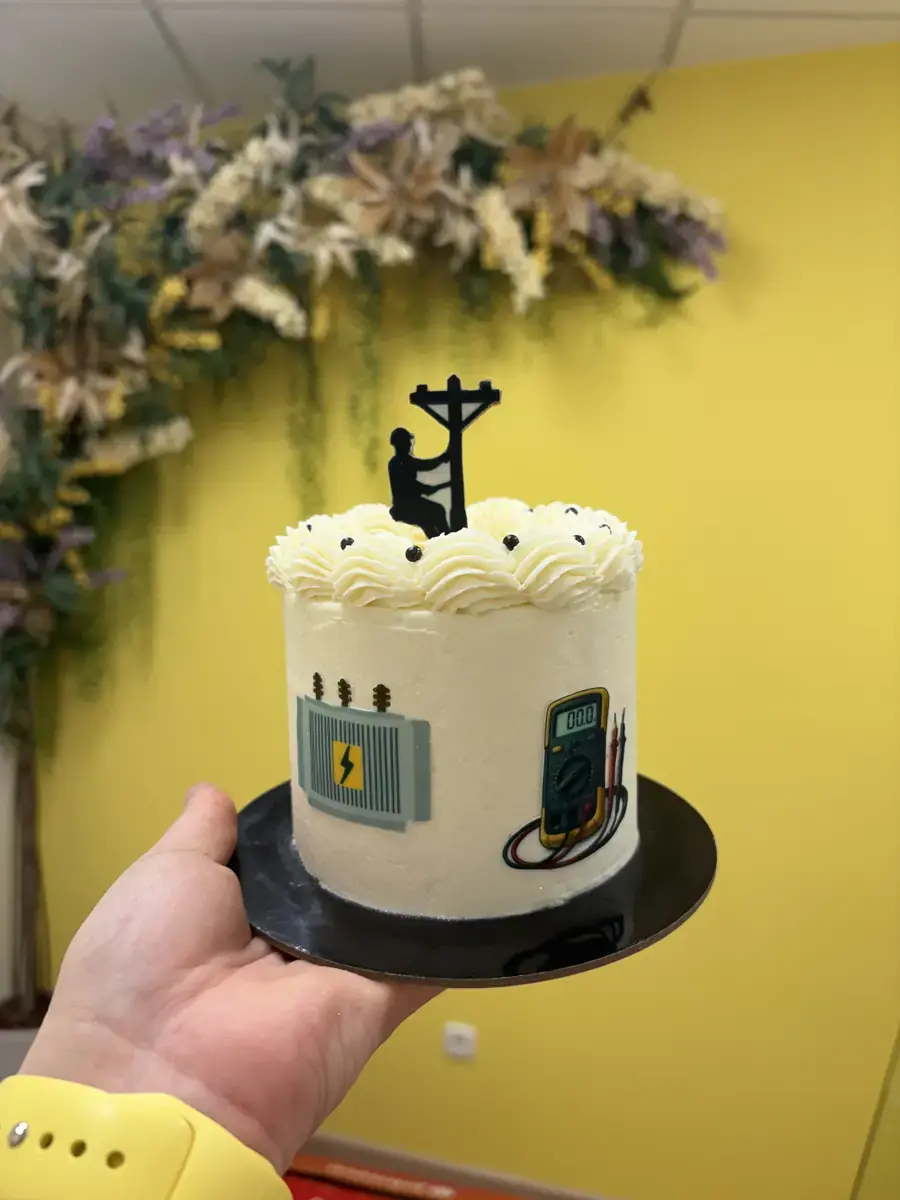Tarta personalizada mini electricista Pinoso
